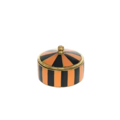 Boîte métal noire et corail
