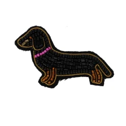 Broche en perles chien teckel