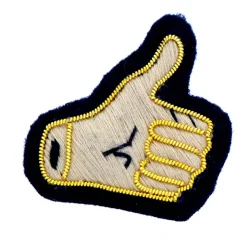 Broche pouce levé