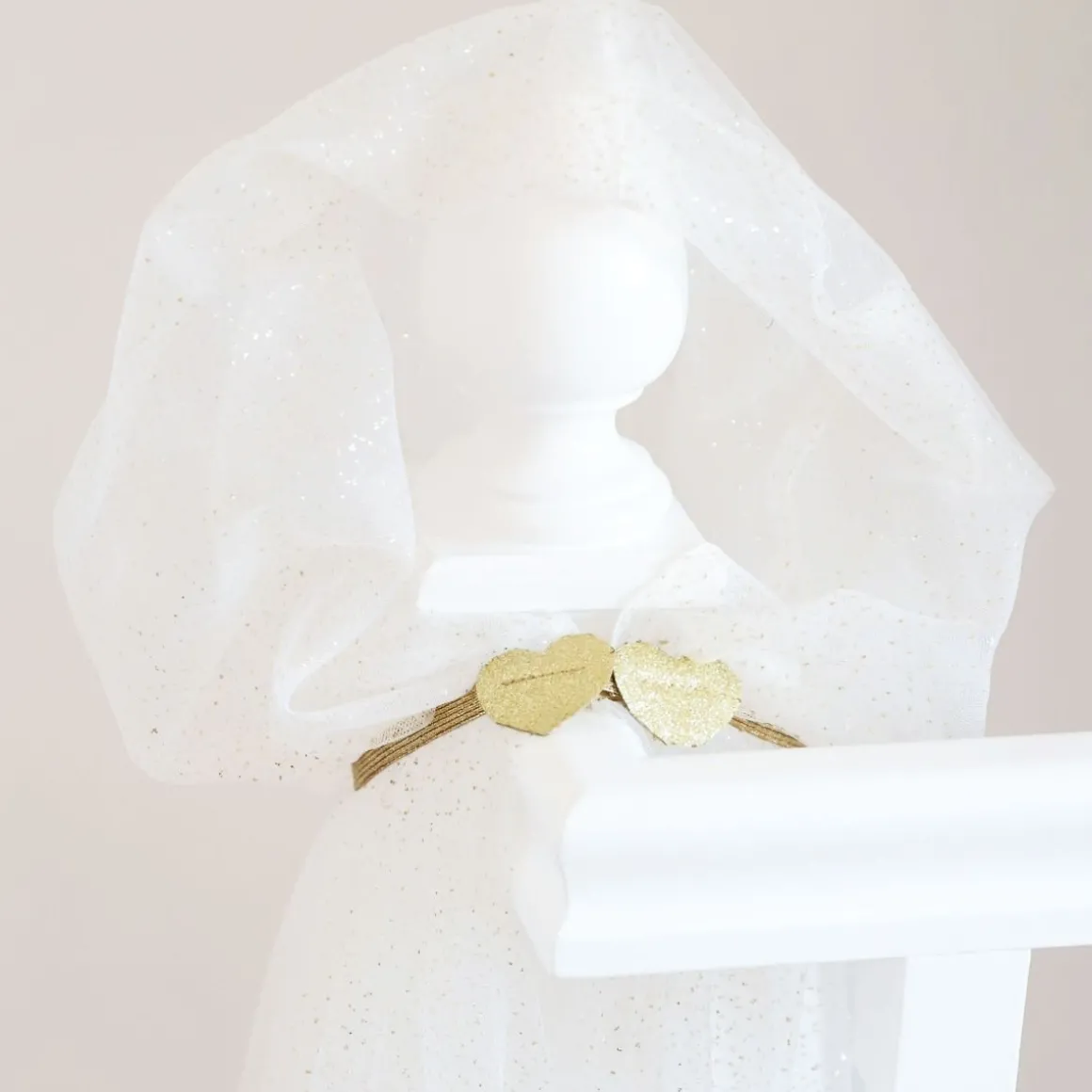Cape déguisement enfant en tulle à pois dorés
