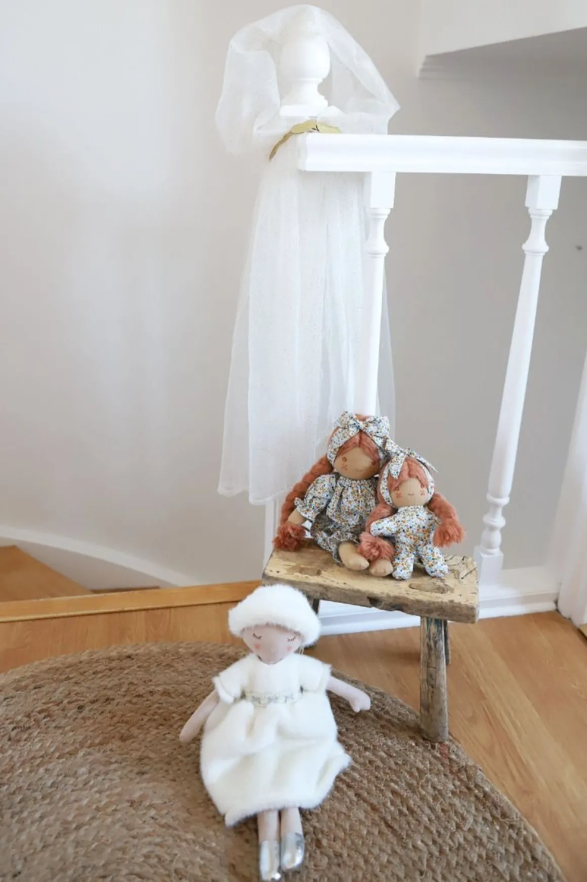 Cape déguisement enfant en tulle à pois dorés