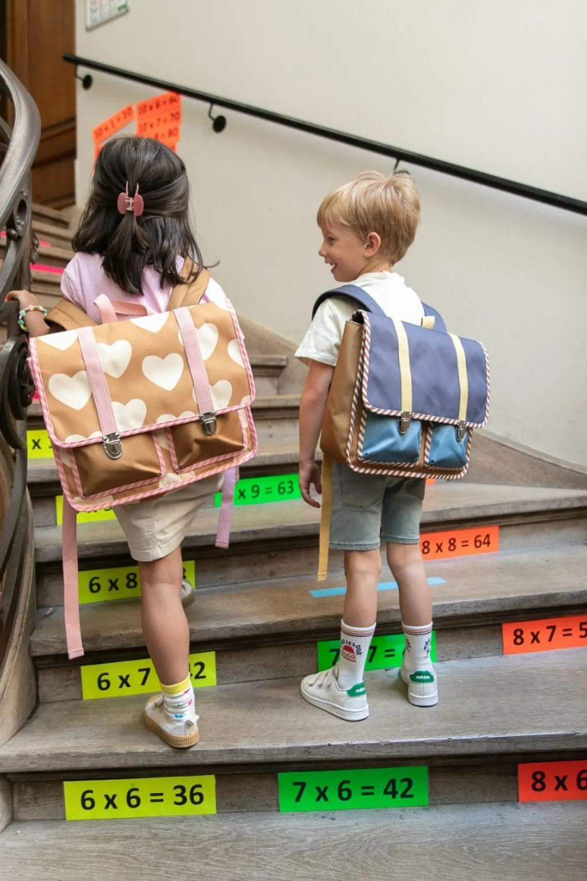 Cartable d'école coeurs beige