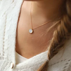 Collier médaillon nacre