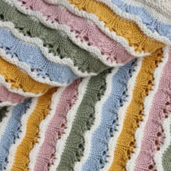 Couverture en tricot multicolore