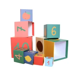 Cubes gigognes en carton à empiler