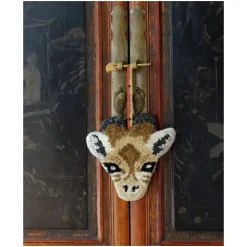 Décoration murale tête de girafe en tapis