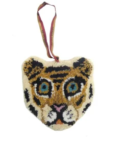 Décoration murale tête de tigre en tapis