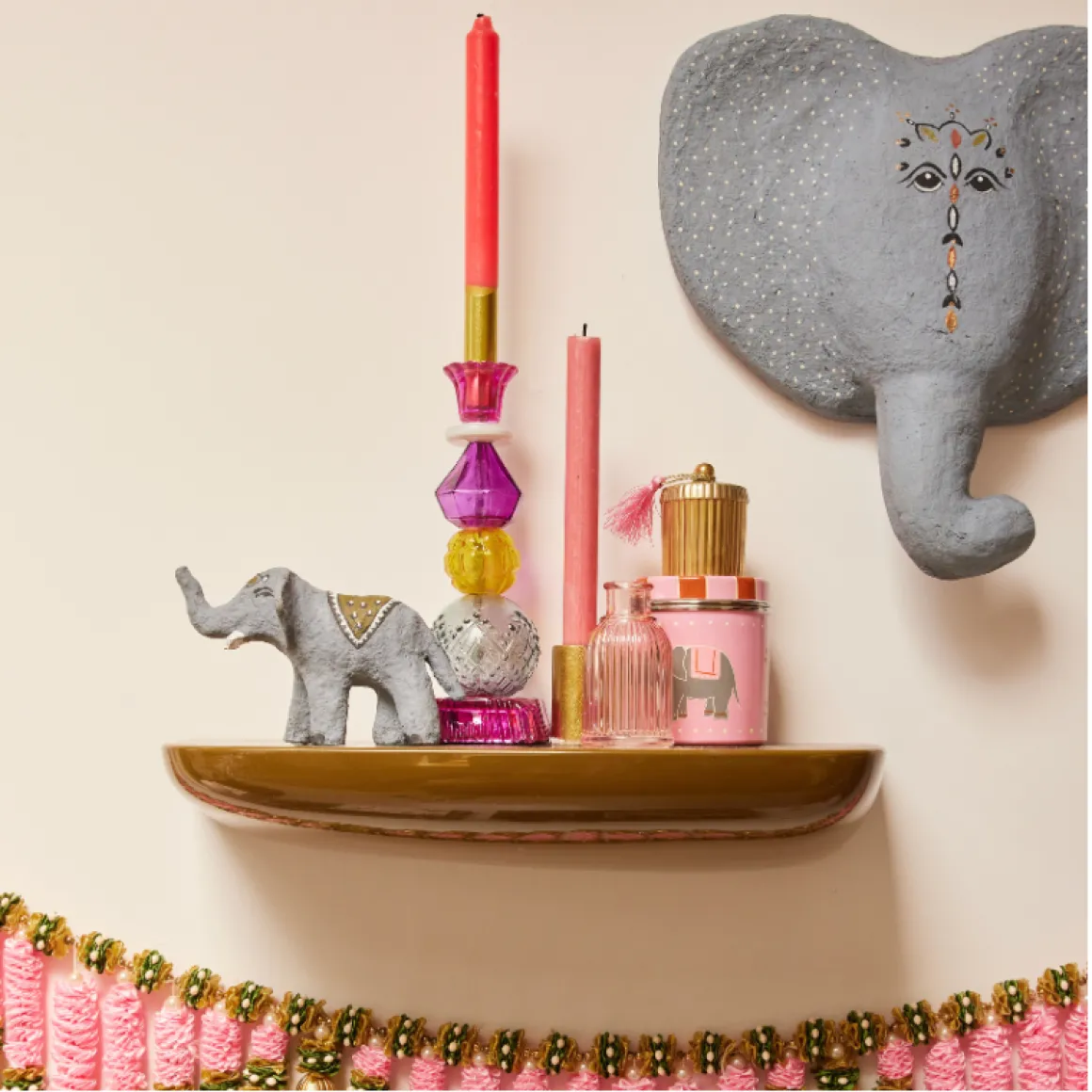 Figurine éléphant en papier mâché avec ornement ocre