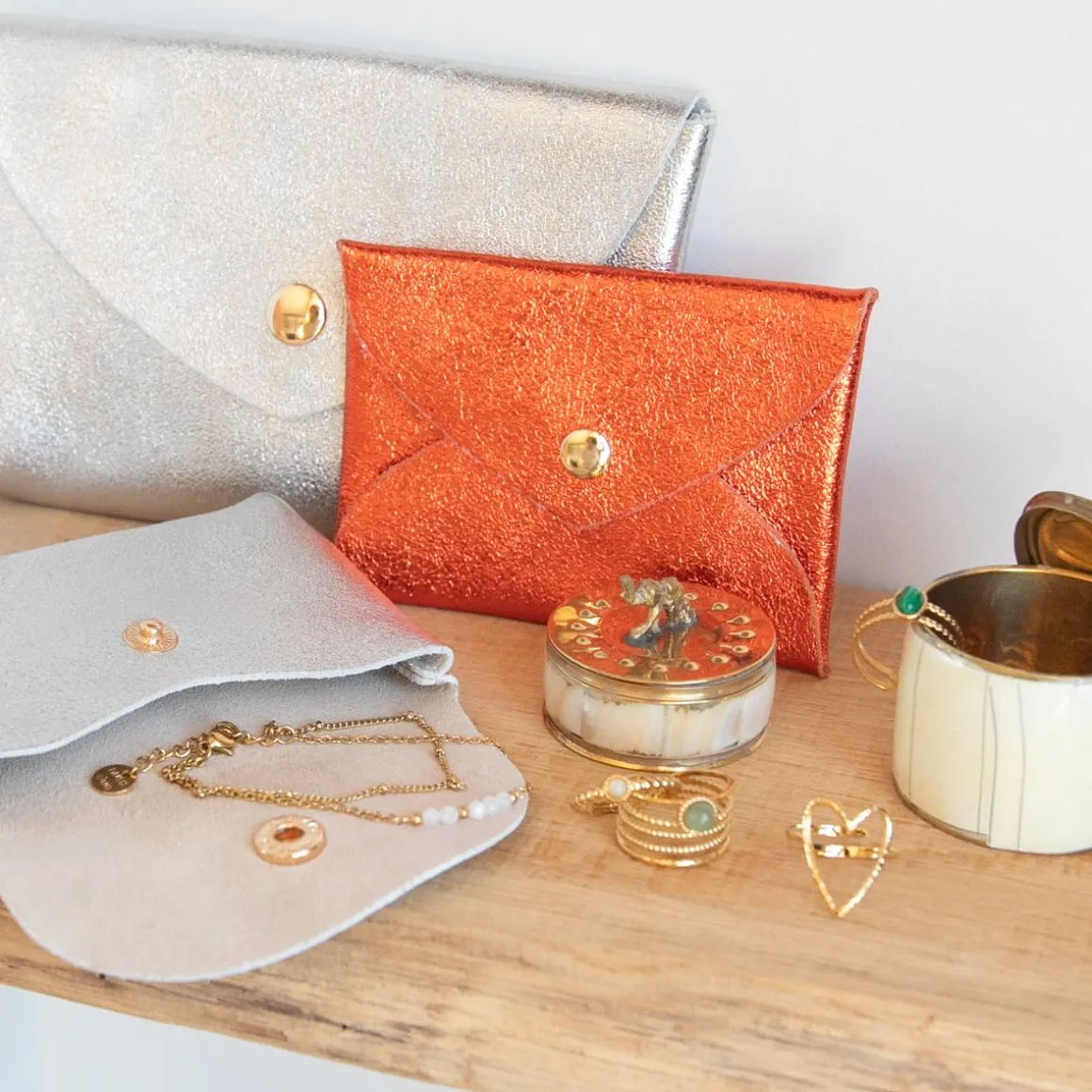 Grand porte-monnaie enveloppe cuir argent