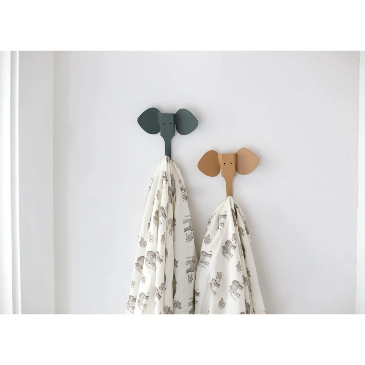 Patère éléphant kaki