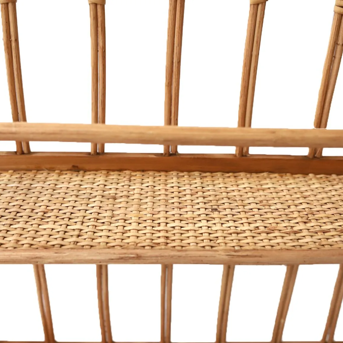 Petite étagère murale en rotin