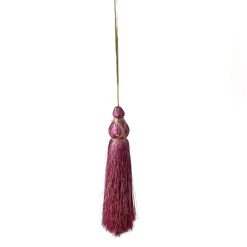 Pompon tassel rose