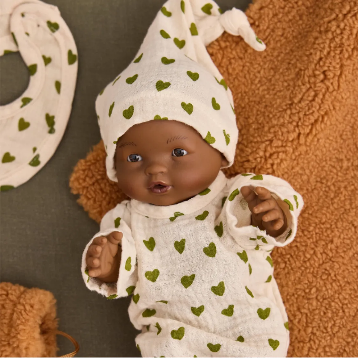 Poupée Gaston pyjama cœurs - Bébé Highland