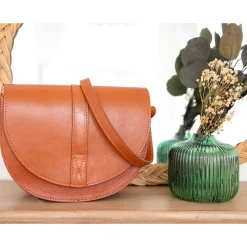 Sac rigide cuir demi lune camel