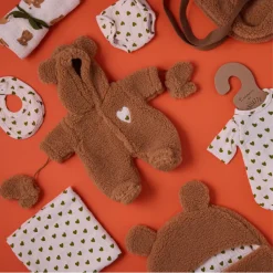 Set à langer pour poupée fausse fourrure et cœurs - Bébé Highland