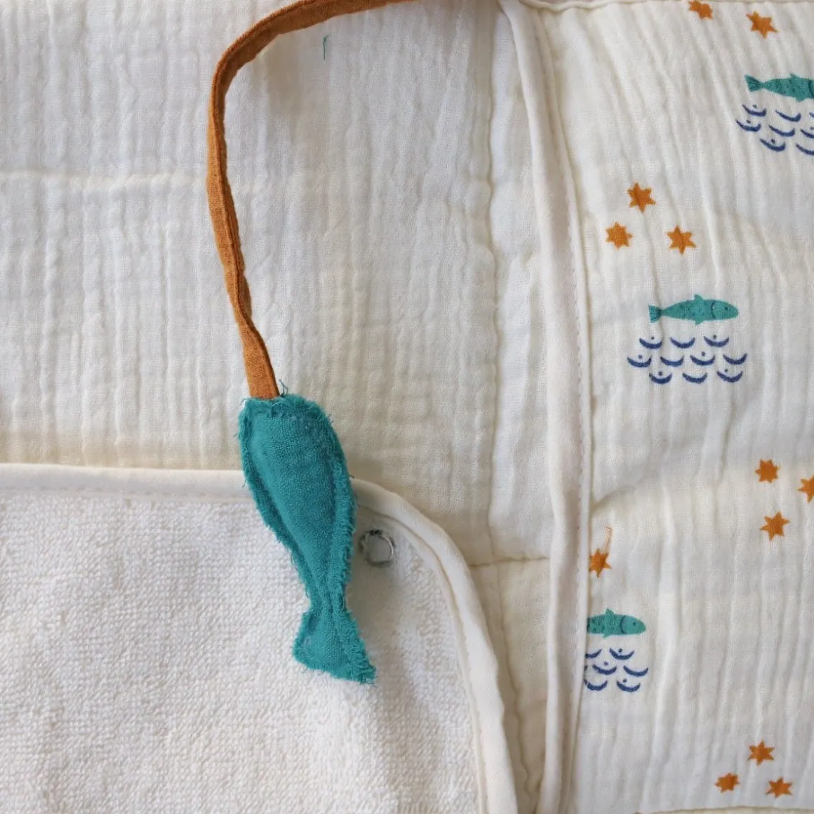 Tapis à langer écru poissons - Ma bonne étoile
