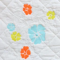 Tapis à langer nomade brodé - Aqua Flower