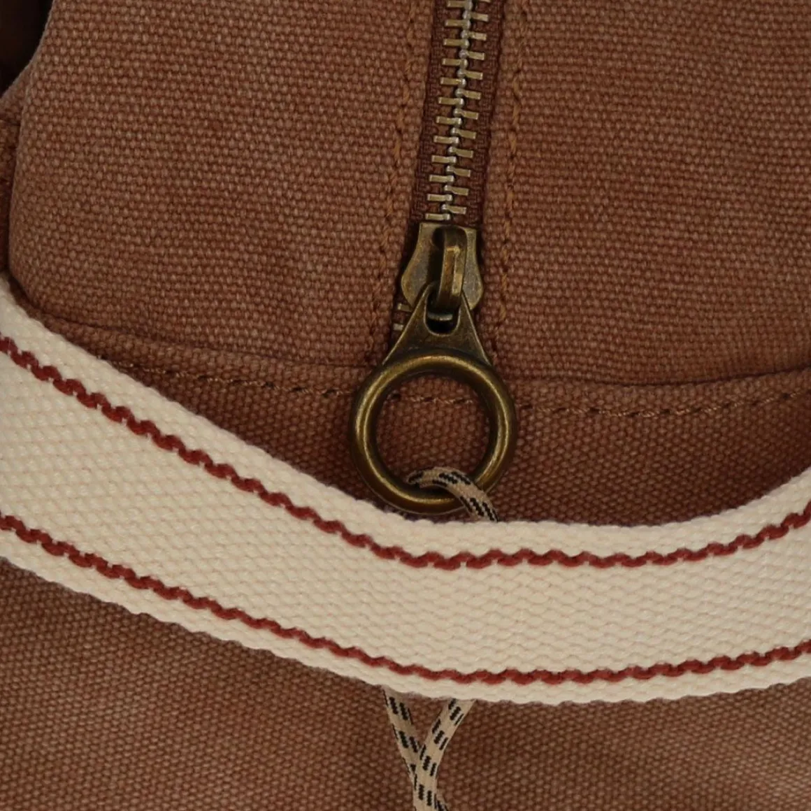 Trousse de toilette en toile marron