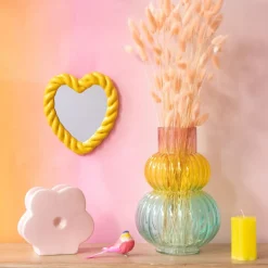 Vase tie and dye